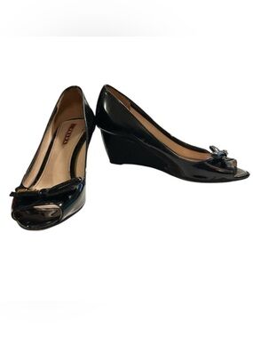 PRADA Calzature Donna Patent Leather Wedge Heels – Black, Size 6 (EU 36)